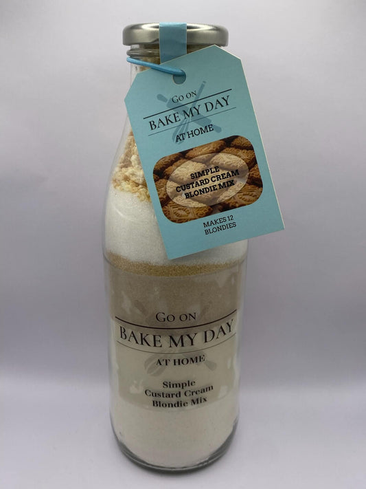 Custard Cream Blondie Baking Mix Bottle – bake-at-home jar kit UK with pre-measured ingredients to make 12 soft, chewy homemade Custard Cream blondies in a 9” x 9” tray