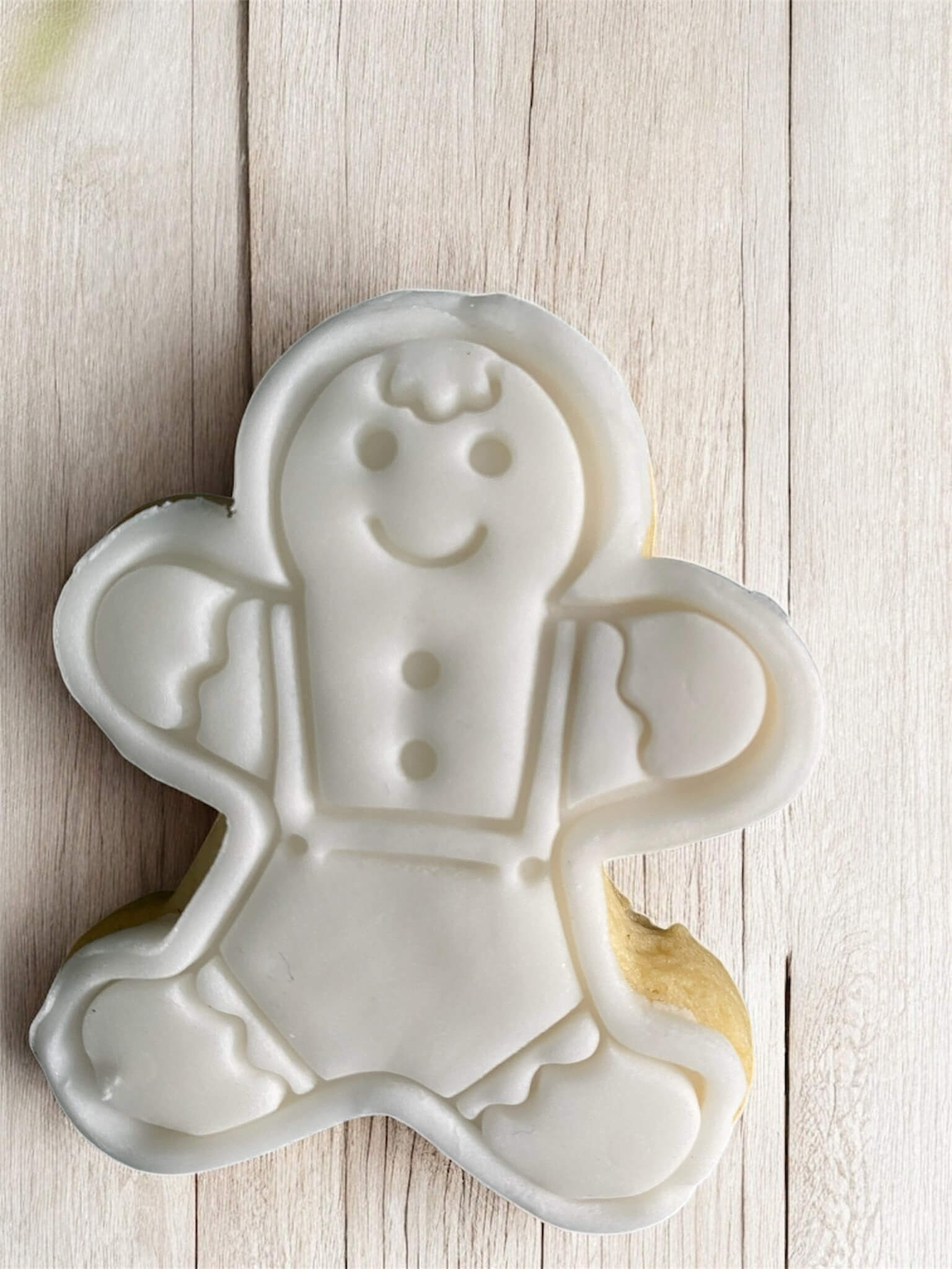 Man in Dungarees Paint Your Own Cookie – gingerbread man-shaped iced biscuit in dungarees with edible paint palette and brush, fun and creative kids’ baking activity or holiday party treat.