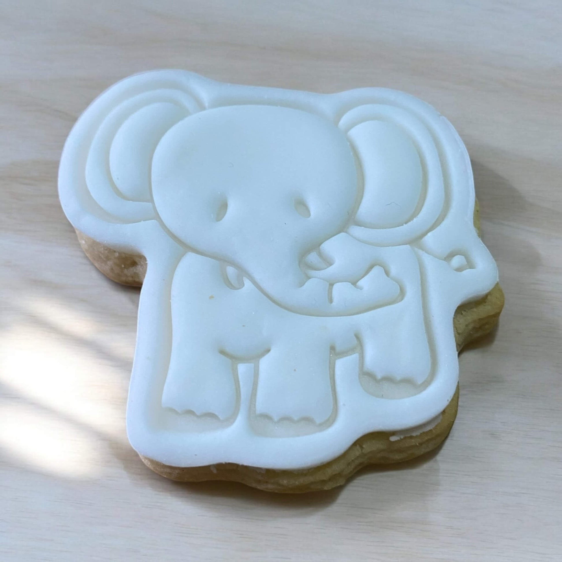 Elephant Paint Your Own Cookie – elephant-shaped iced biscuit with edible paint palette and brush, creative kids’ activity and fun party treat.