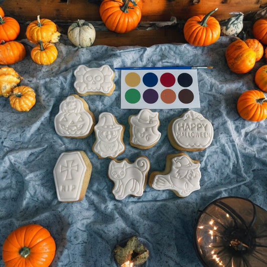 Halloween Cookies
Set of 8 Halloween Paint Your Own Cookies
Set of 8 Halloween biscuits
Paint your own Halloween Biscuits
Set of 8 Paint your own Halloween Biscuits
Comes with edible paint pallet and paintbrush

