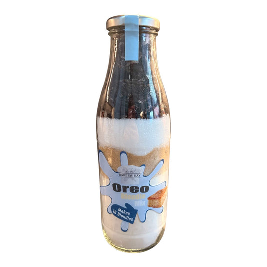 Oreo Blondie Baking Mix Bottle – bake-at-home jar kit UK with pre-measured ingredients to make 16 soft, chewy homemade Oreo blondies in a 9” x 9” tray