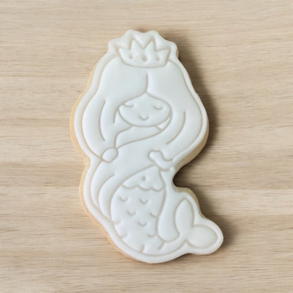 Queen Mermaid Paint Your Own Cookie – queen mermaid-shaped iced biscuit with edible paint palette and brush, fun and creative kids’ baking activity or mermaid-themed party treat.